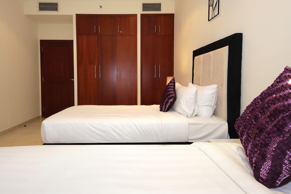 Faraway Homes - Marina Heights