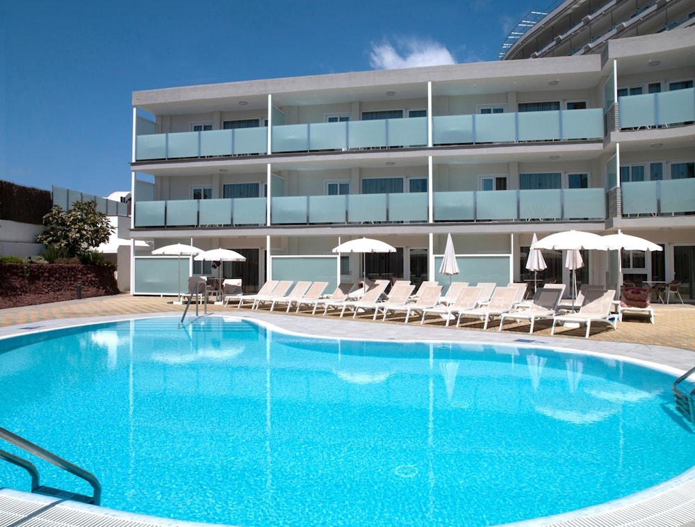 Hl Suite Nardos Hotel
