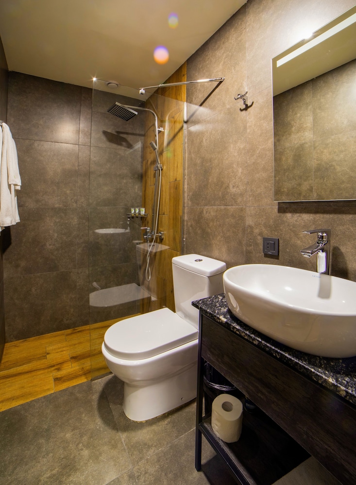 Hotel Median Hotel City Center Yerevan, Armenien, Jerewan. Großes 203