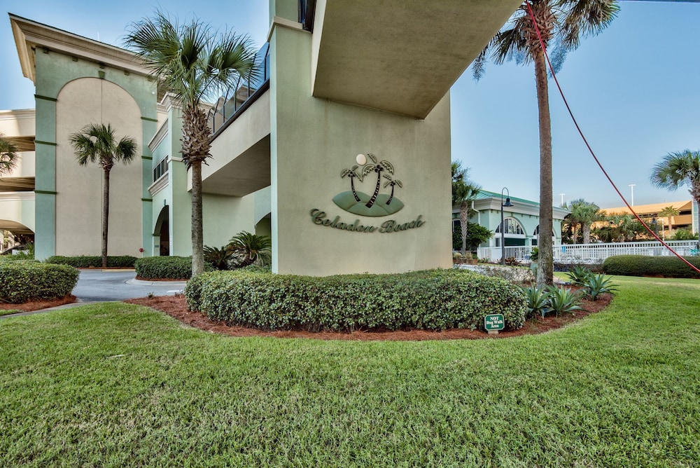 Celadon: Unit 102 by Forehand Rentals