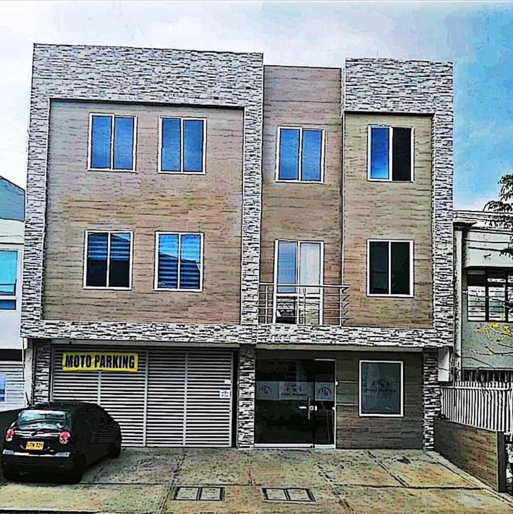 Ayenda 1423 Los Maderos