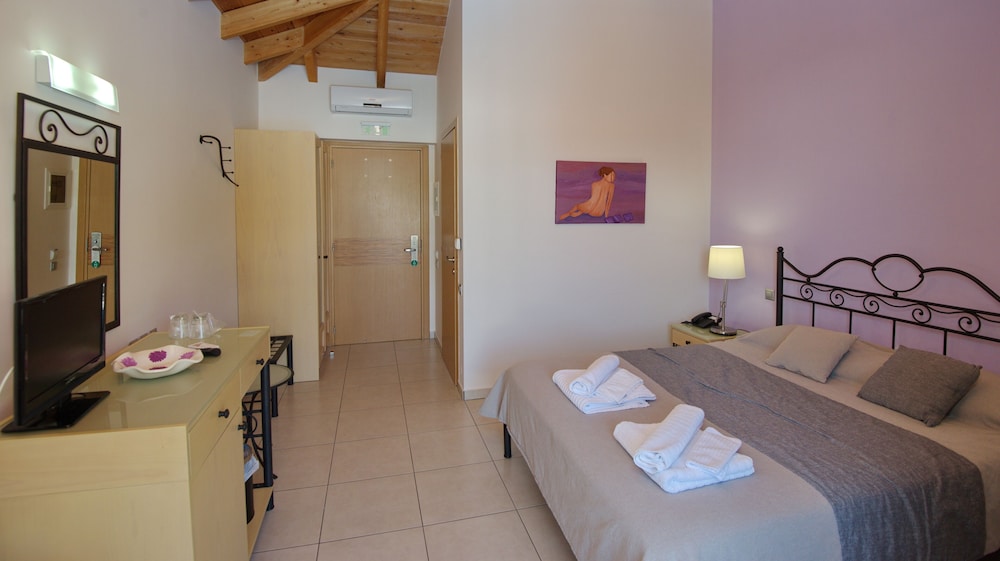 Hotel 4 Epoches, Griechenland, Alonissos. Großes 172