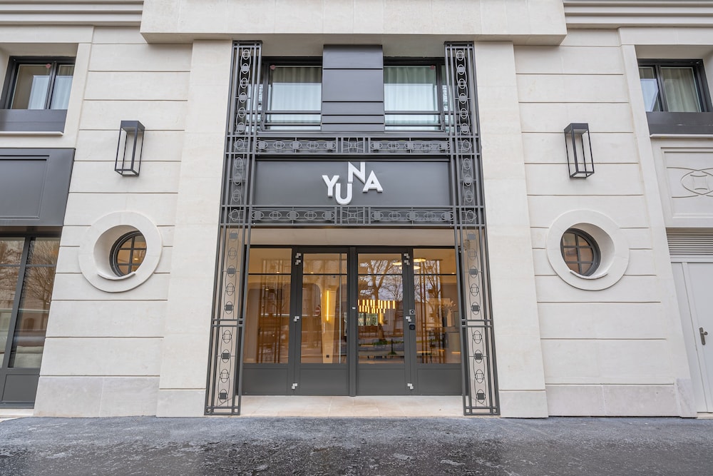 Yuna Porte Maillot - ApartHotel
