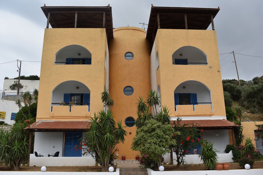 Panorama Studios and Apartments