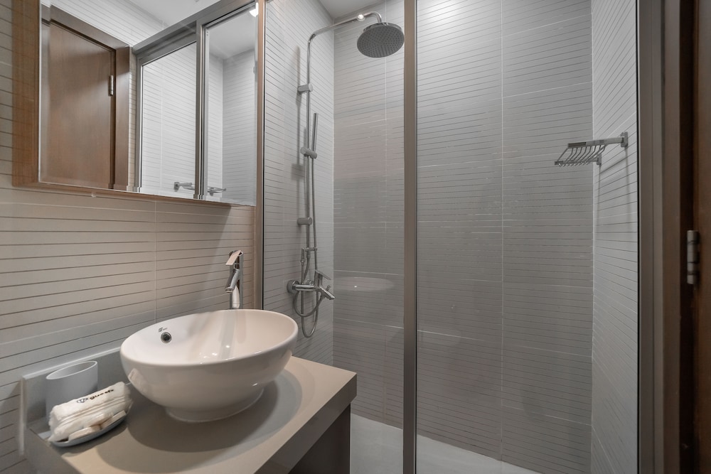 Higuests Vacation Homes - Orra
