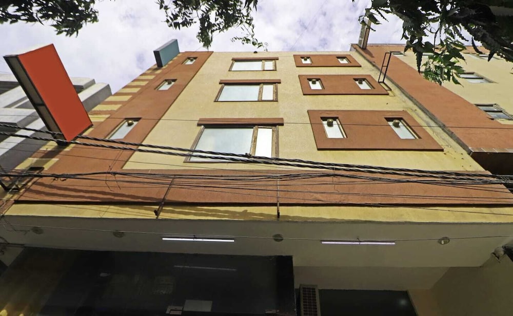 Airport Hotel Star Inn