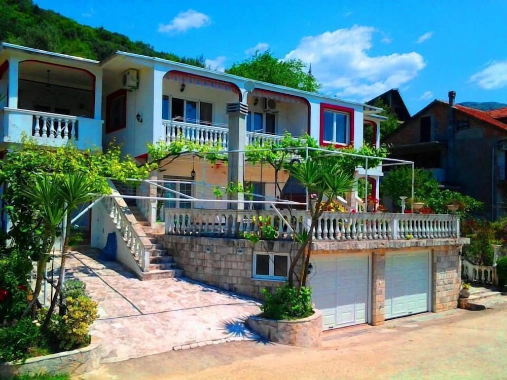 Apartments Villa Lastva