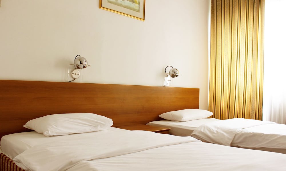 Hotel Hotel Grand, Bosnien und Herzegowina, Sarajevo. Großes 444