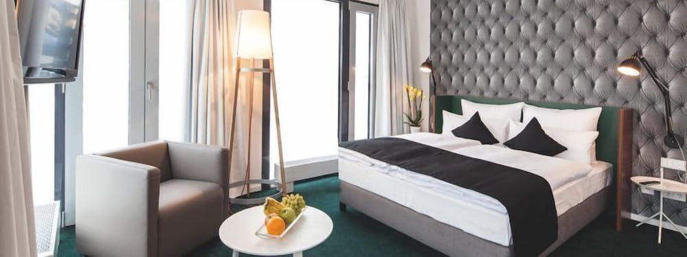 Pandion Boardinghouse