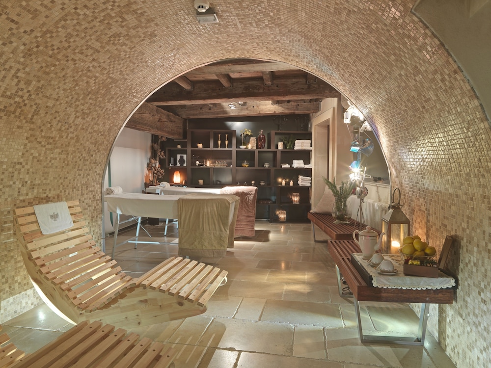 Hotel Dimora Storica Torre Del Parco 1419, Italien, Lecce. Großes 202