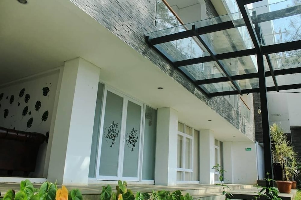 Are You And I Bed and Breakfast