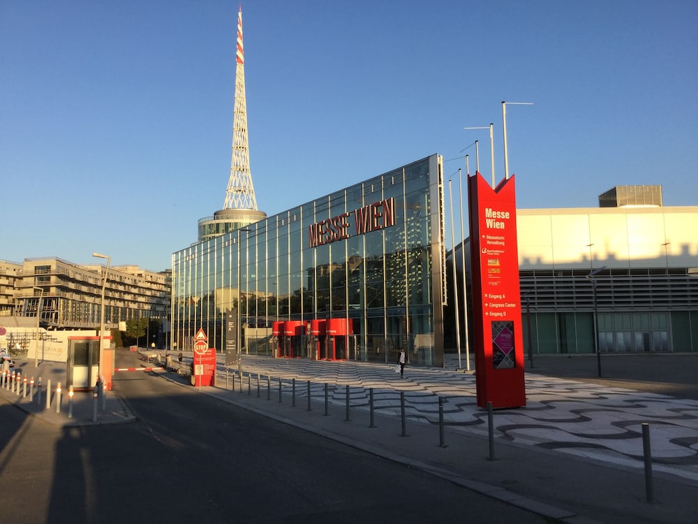 AJO Apartments Messe