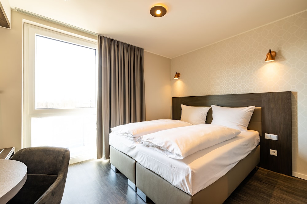 Hotel Maseven Munchen Messe Trudering, Deutschland, München. Großes 106