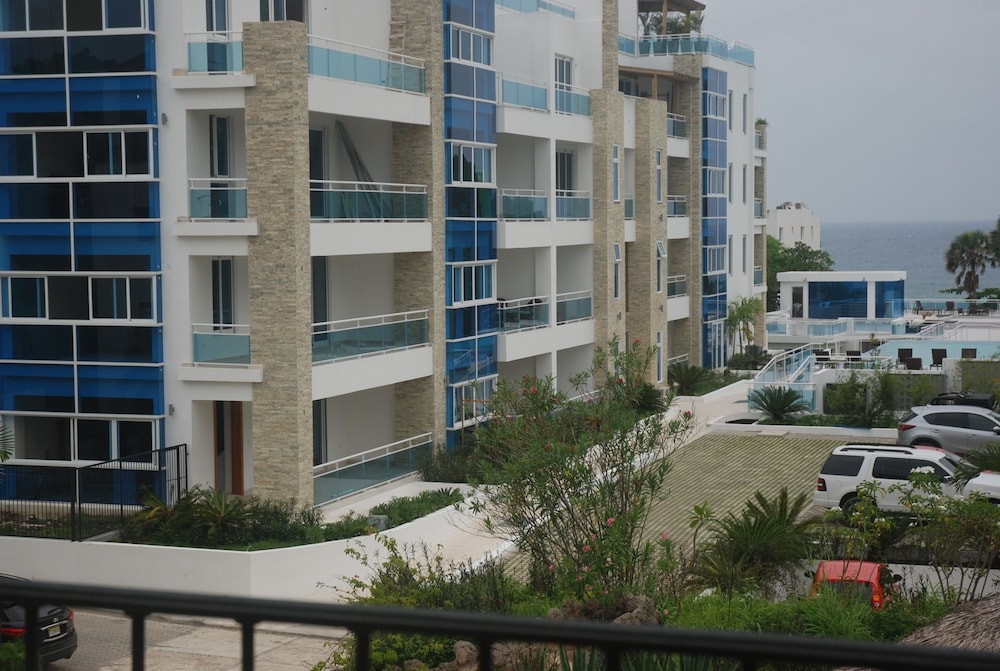 E and J Beach Condos