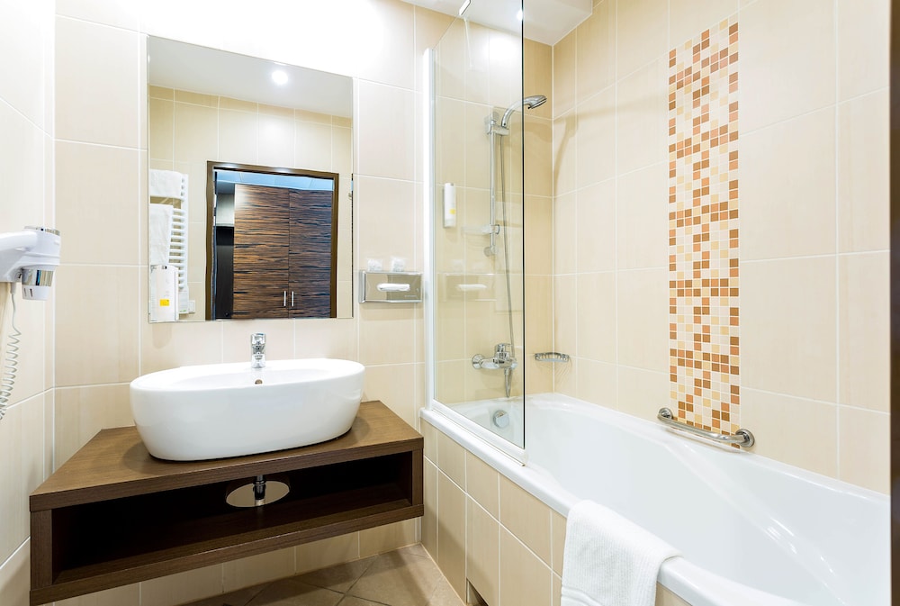 Hotel Qubus Hotel Kielce, Polen, Kielce. Großes 330