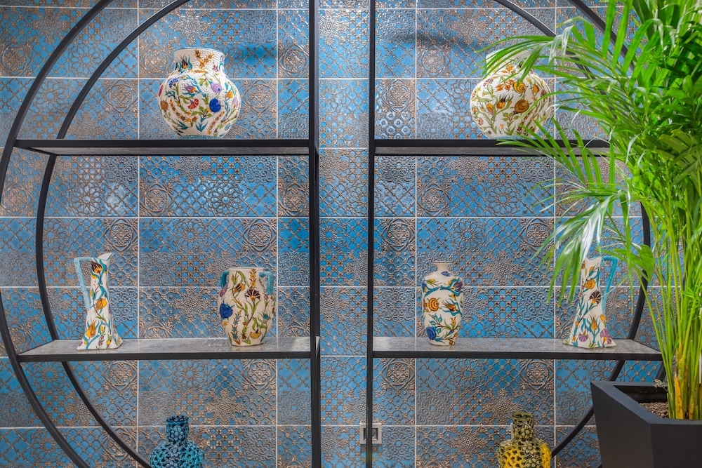 Signature Hotels & Spa