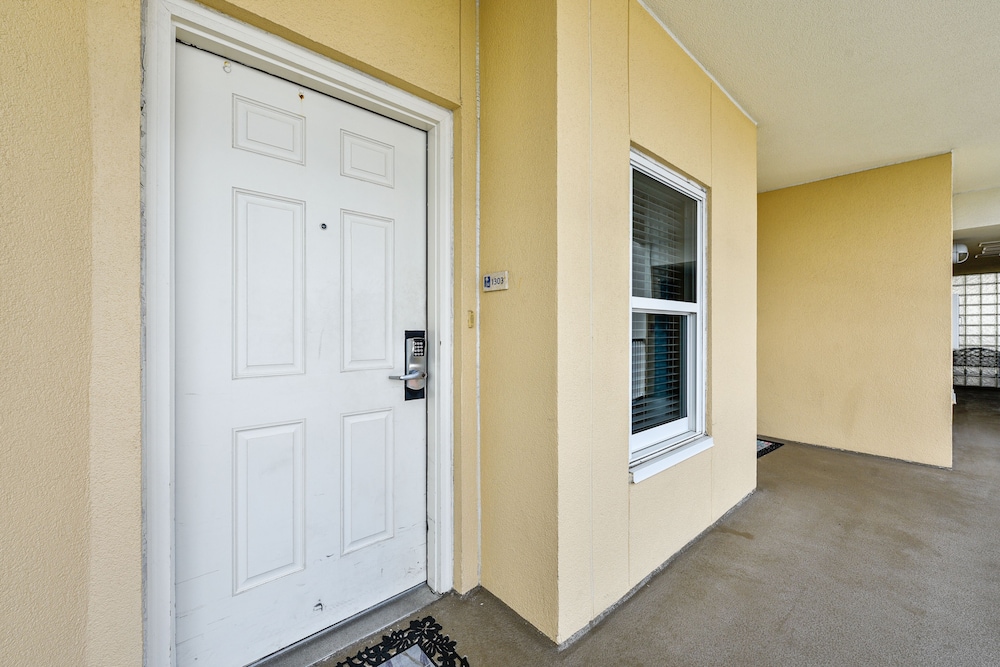 Majestic Beach Resort by Book That Condo