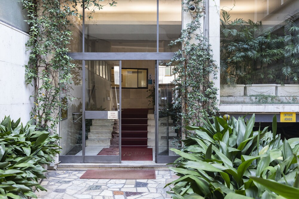 La Piccola Perla - Central Station