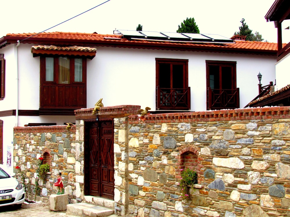 Amazon Petite Palace