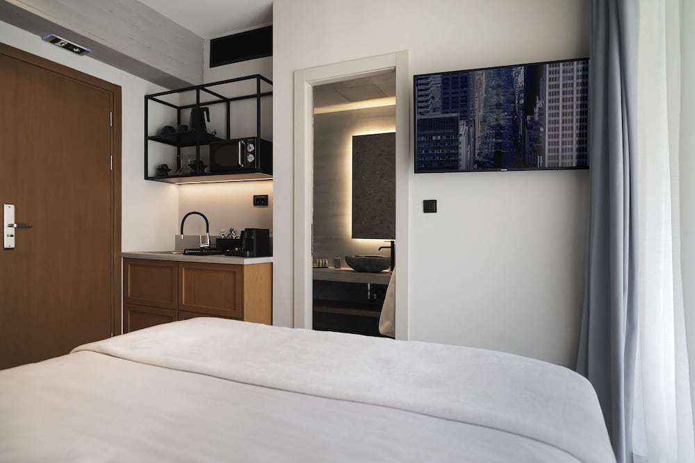 Bob W Akadimia Athens