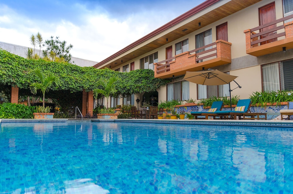 Hotel Suites and Apartments La Sabana