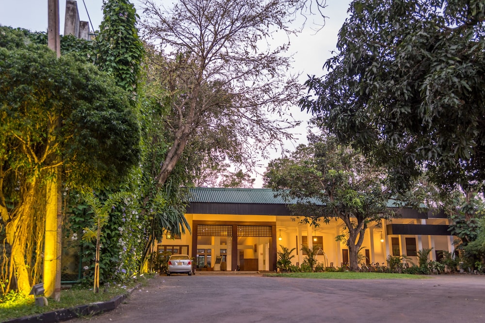 The Lakeside Hotel at Nuwarawewa