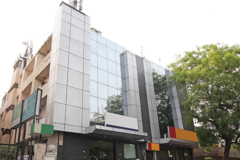 Parkland Chirag Enclave