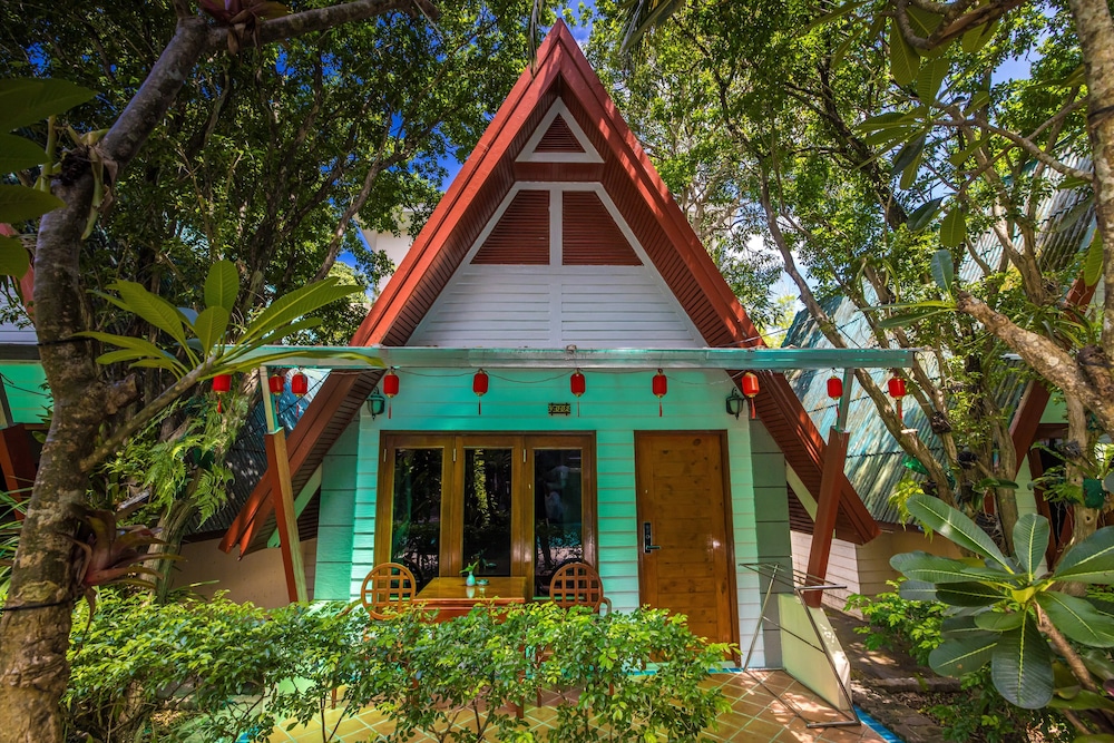 Meet Holiday Hotel Rawai