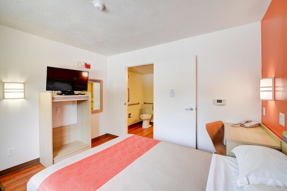 Hotel Motel6 Southington, CT - Hartford, USA, Southington. Großes 104