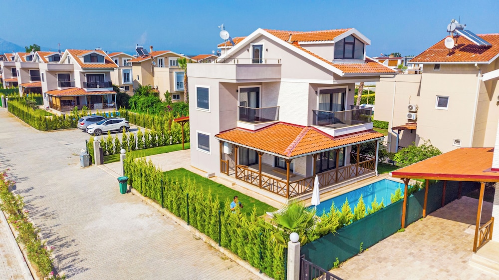 Paradise Town - Villa Lisa