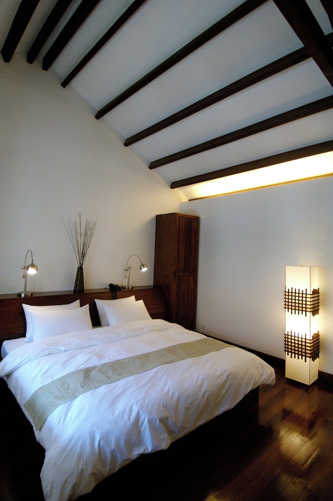 Heritage Suites Hotel
