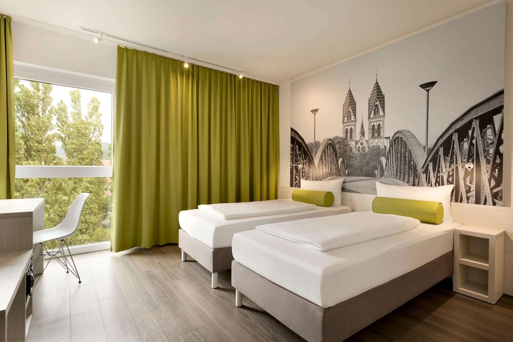 Hotel Super 8 Freiburg, Deutschland, Freiburg im Breisgau. Großes 218