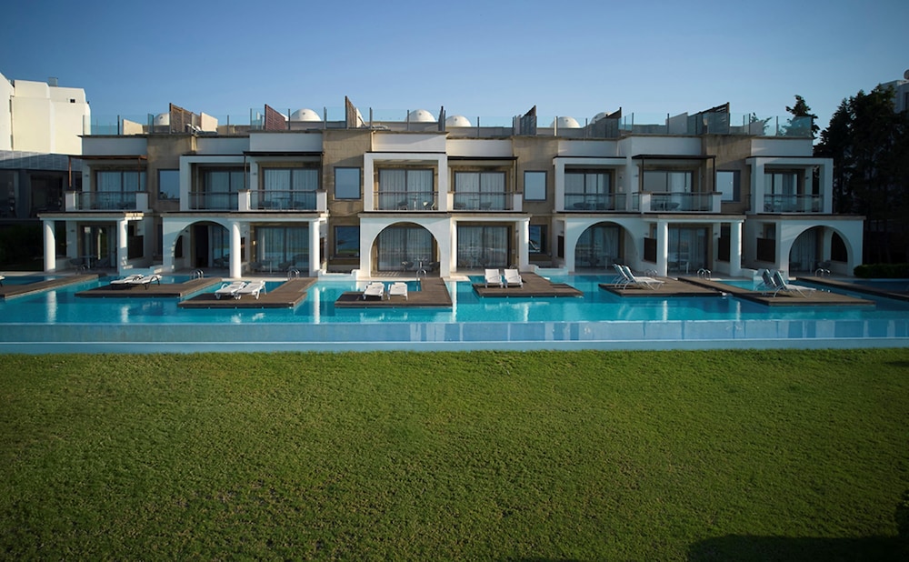 The Ixian Grand & All Suites