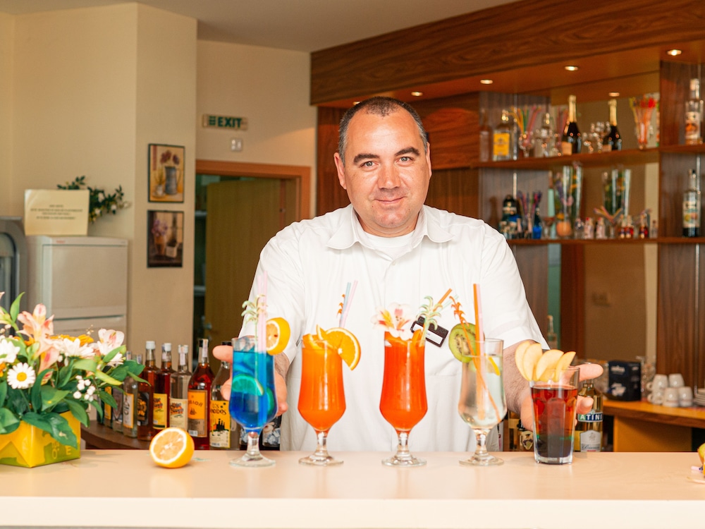 Hotel Palm Beach Hotel - All Inclusive with Free beach package & Private Beach, Bulgarien, Goldstrand. Großes 125