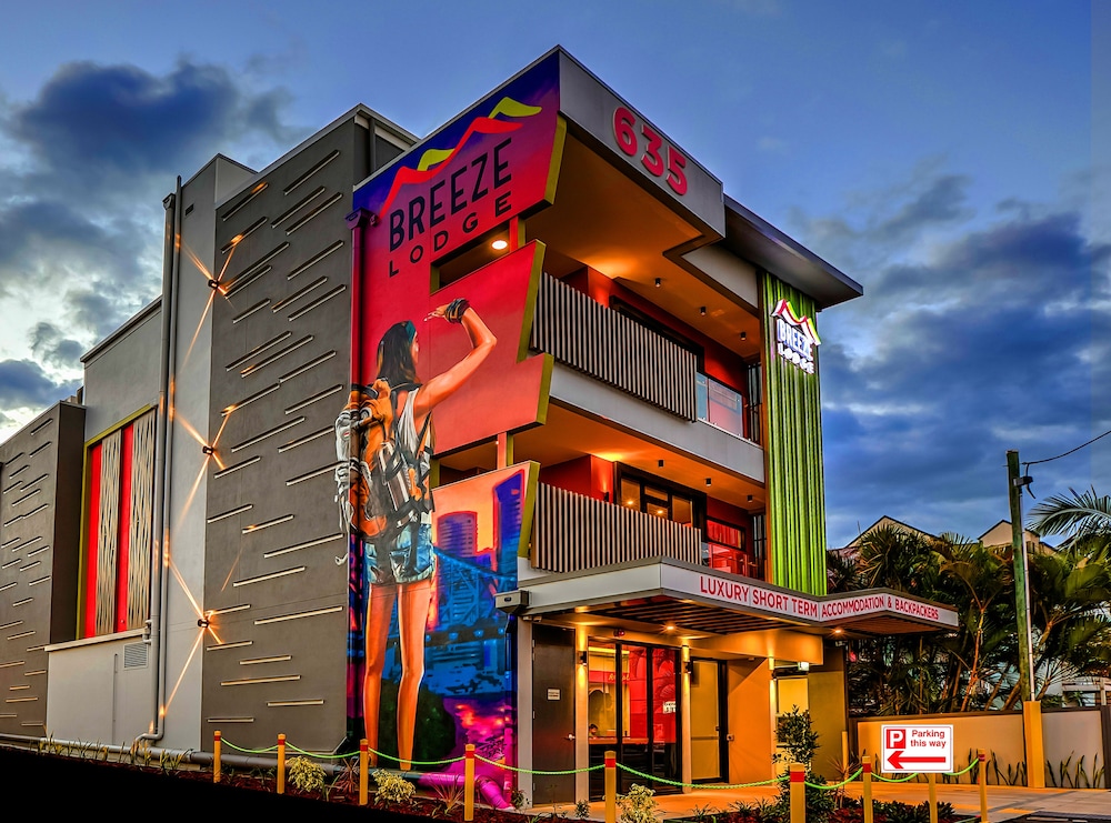 Breeze Lodge