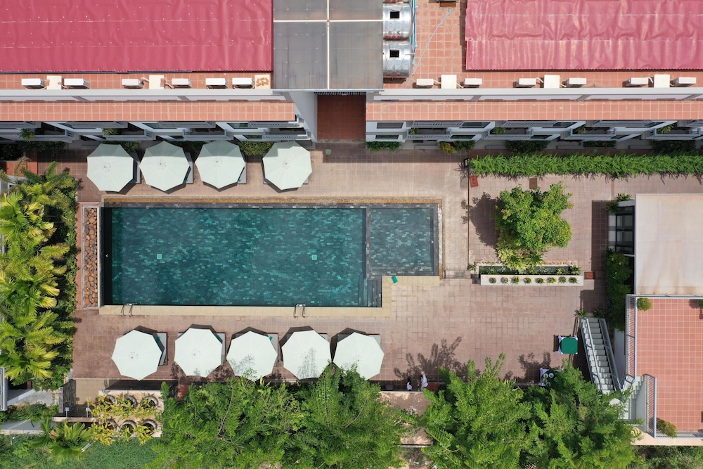 Green Amazon Residence Hotel