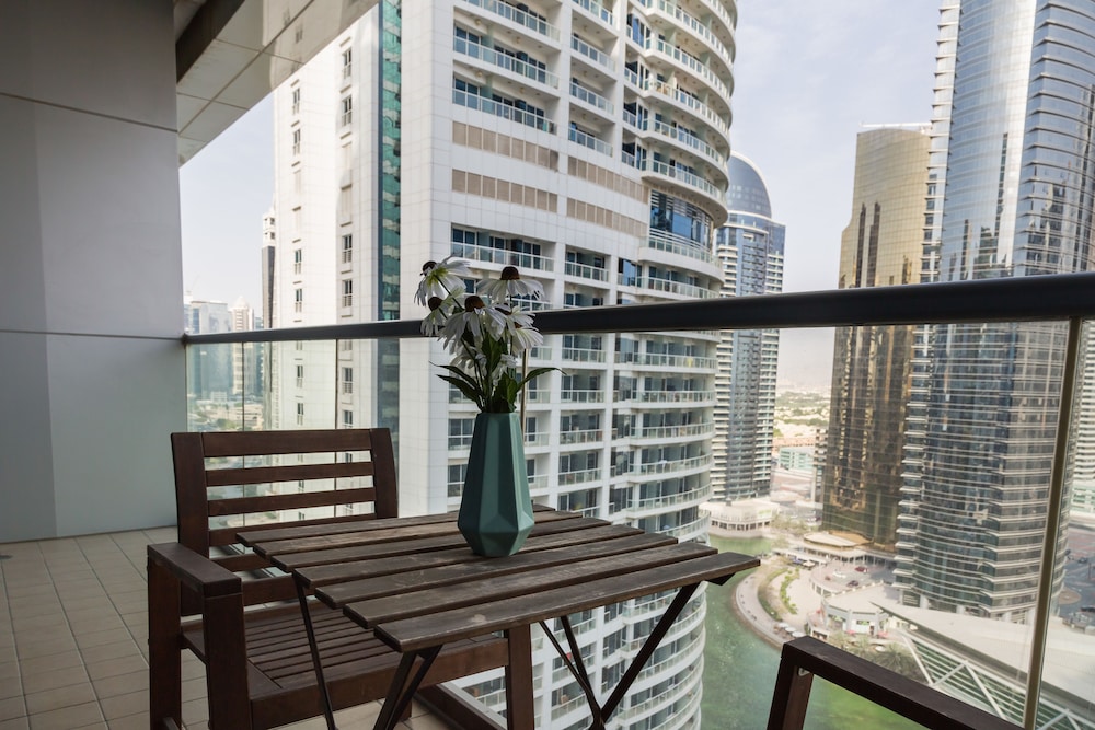 Higuests Vacation Homes - Indigo Tower