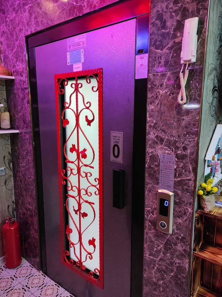 Marvel Suites - Adults Only