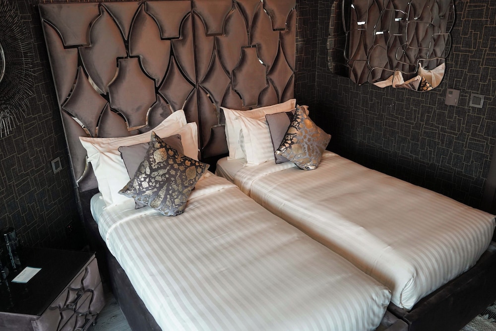 Royal Club Palm Jumeirah by Royal Vacation Homes Rental
