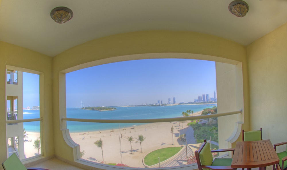 Royal Club Palm Jumeirah by Royal Vacation Homes Rental