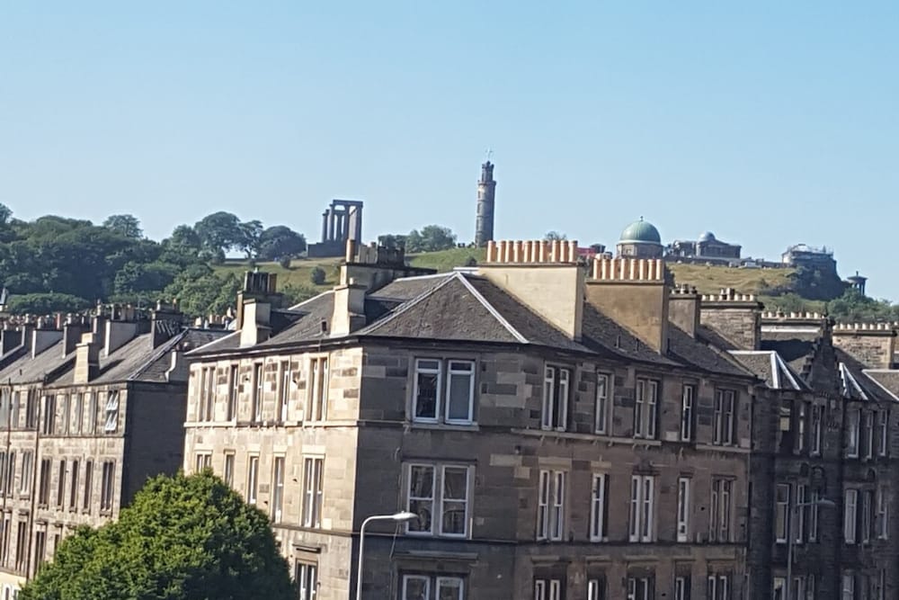 2 Bedroom Flat On Leith Walk