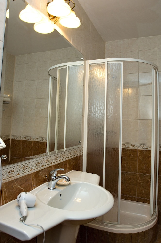 Hotel Pensiune Ambient, Rumänien, Brasov. Großes 253