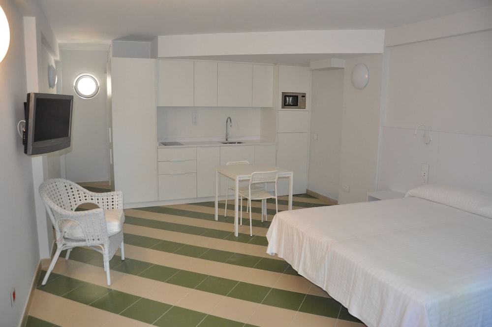 Hotel Sunway Amapola Apartments, Spanien, Sitges. Großes 52