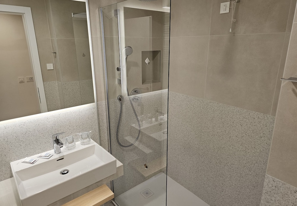 Hotel Family Hotel Adria - All inclusive, Kroatien, Biograd na Moru. Großes 216