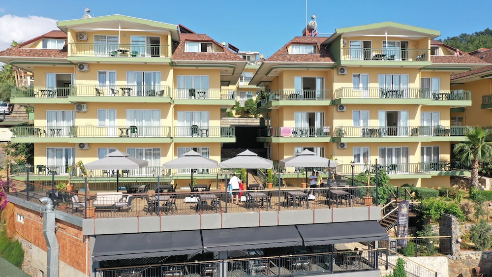 Bella Vista Suite Hotel