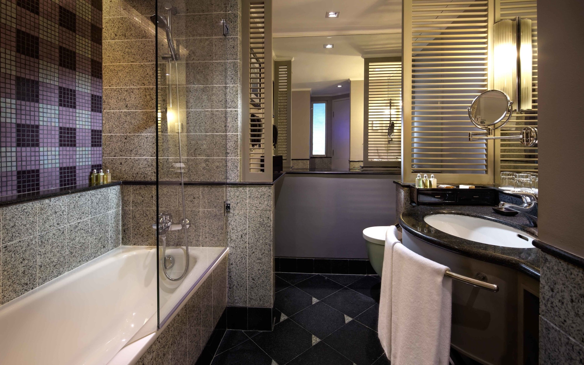 Hotel Sofitel Saigon Plaza Hotel, Vietnam, Ho-Chi-Minh-Stadt. Großes 243