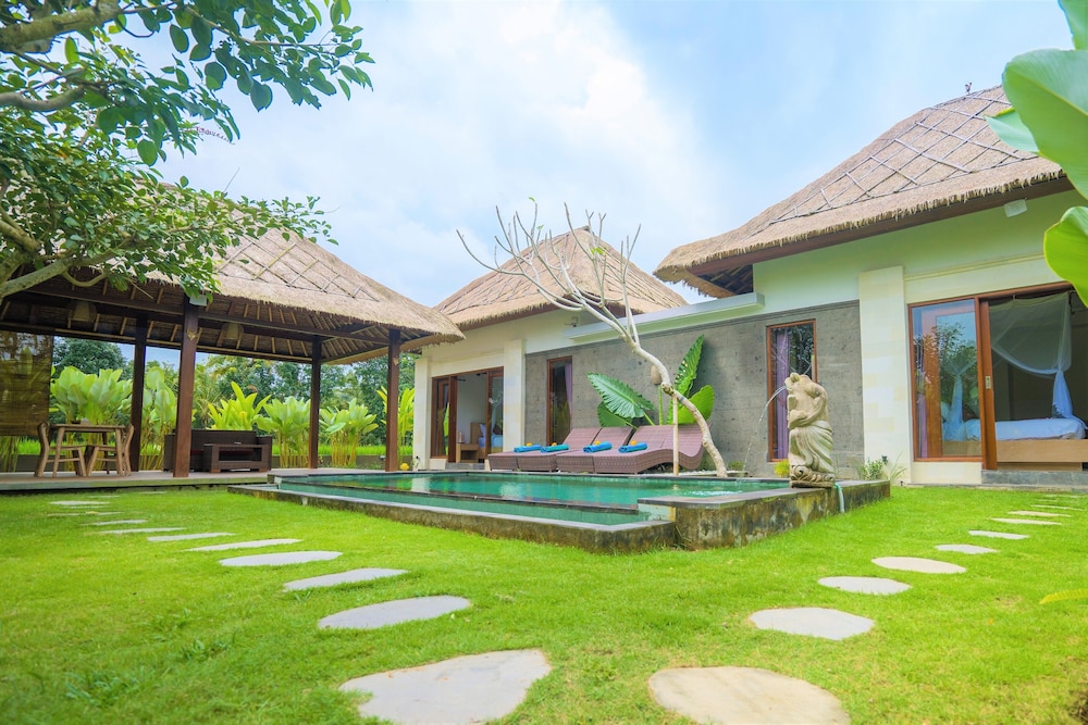 Three Gold Luxury Private Villas