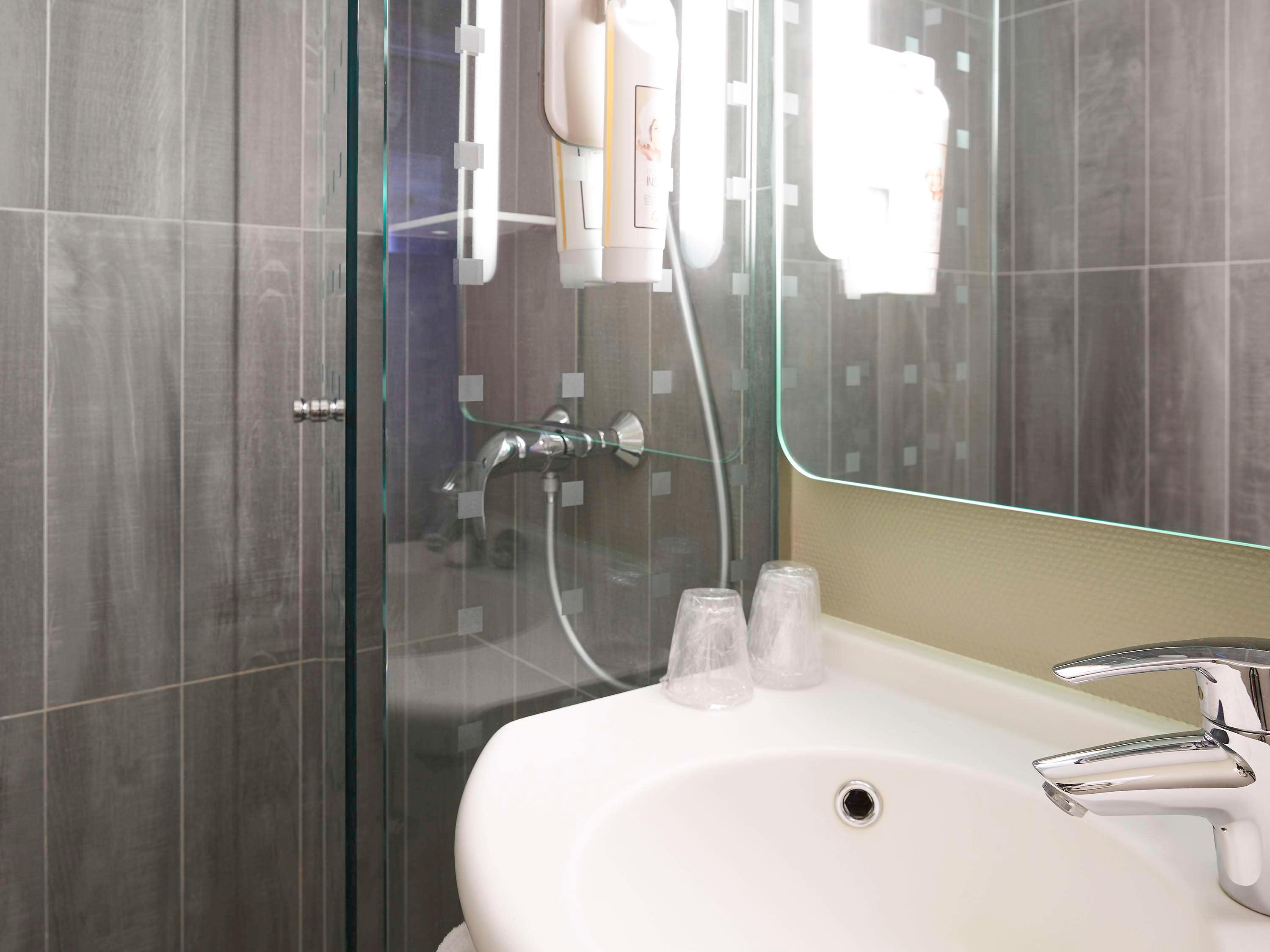 Hotel Ibis Paris Canal Saint Martin, Frankreich, Paris. Großes 457