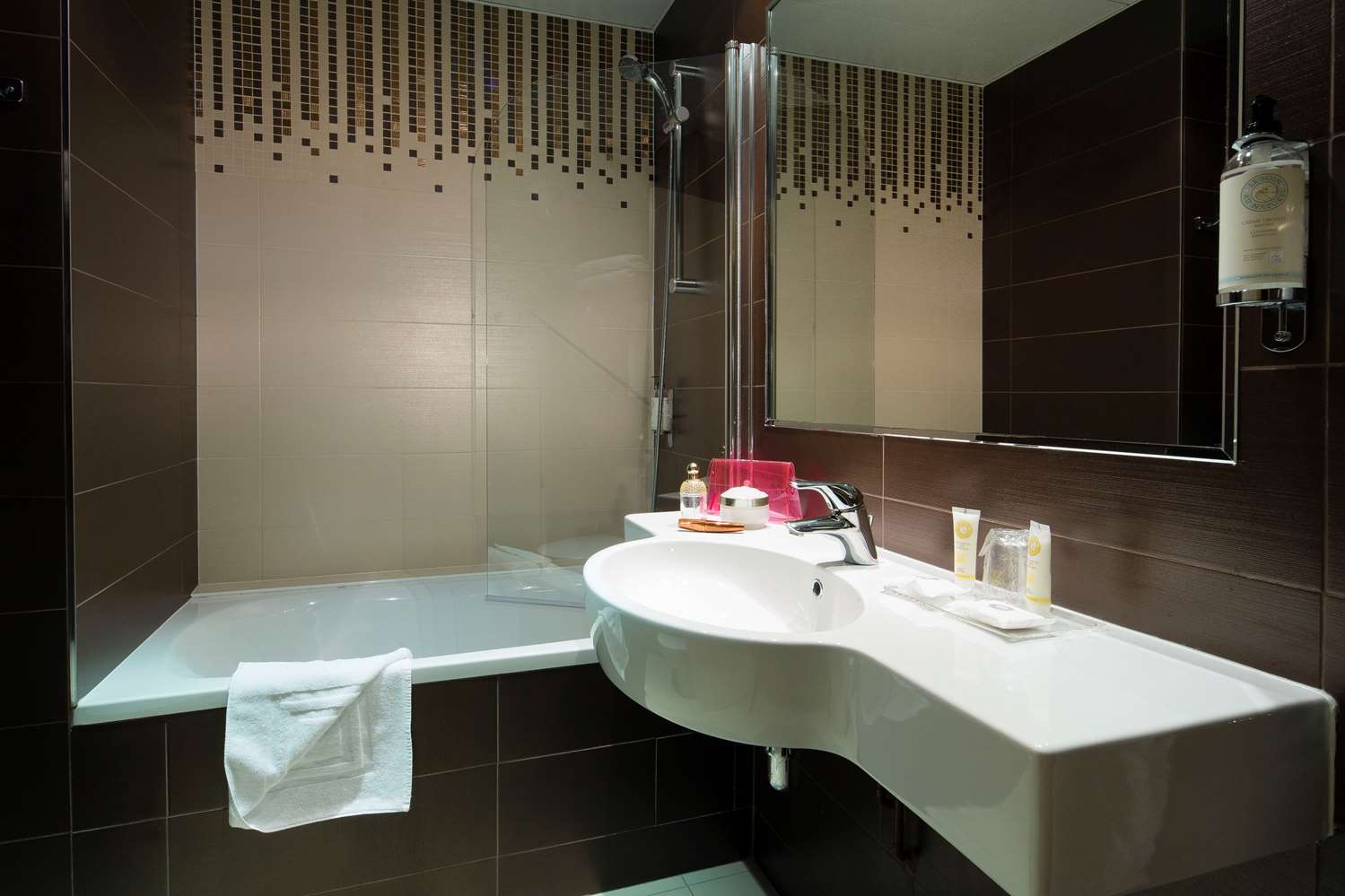 Hotel Best Western Anjou Lafayette Opera, Frankreich, Paris. Großes 585