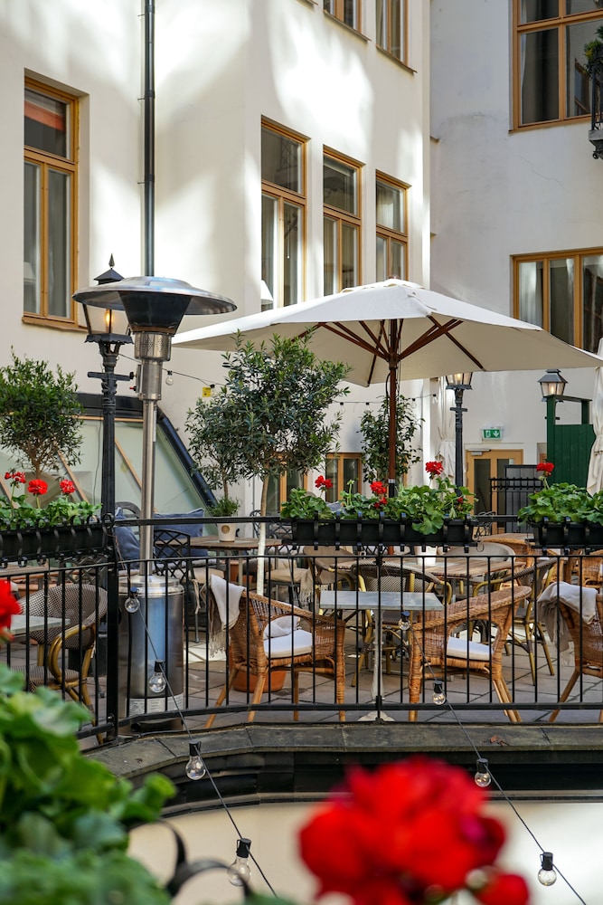 The Sparrow Hotel